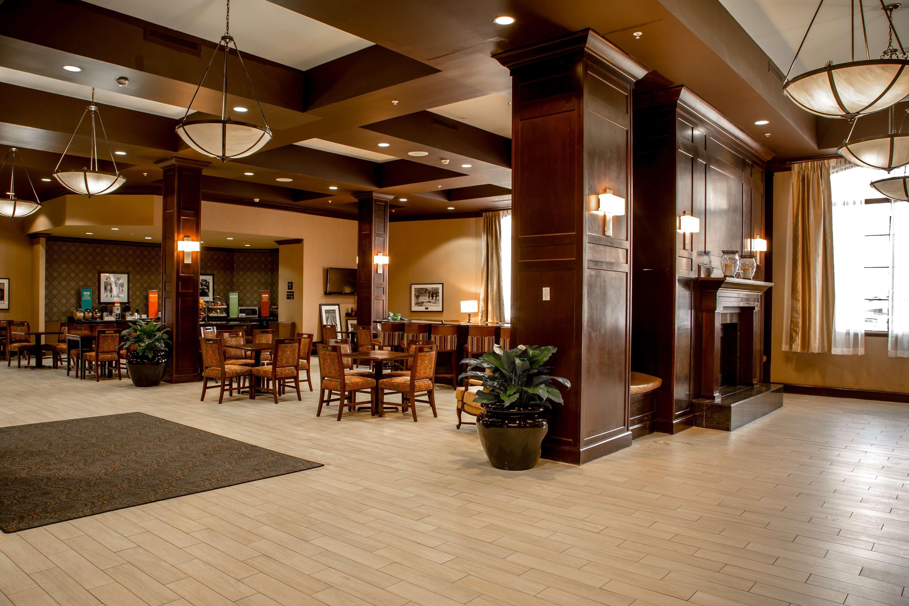 Hampton Inn & Suites Albany-Downtown Exterior foto